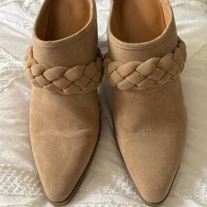 Universal Thread Beige Braided Mules
